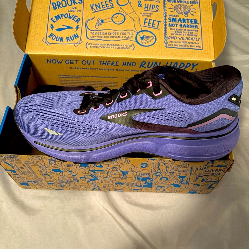 Brooks Womens Ghost 15 Purple/Pink/Black Size 7.5 Like New with Box!